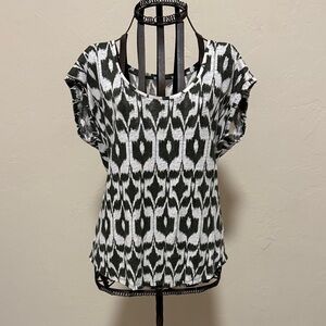 LOFT green 100 💯 linen Geometric Short Sleeve Top